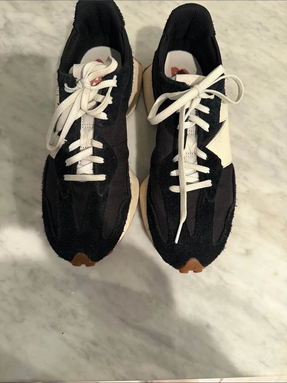 New Balance 327 Women’s 9 - Picture 4 of 15